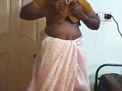 Cute Mallu Aunty Nude Selfie And Fingering For father in law